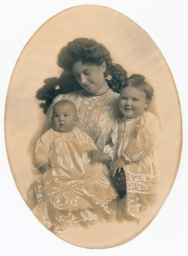 Corine Swift Buchanan with her daughters Eugenia and Elizabeth